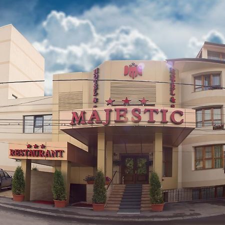 Hotel Majestic Jászvásár Kültér fotó